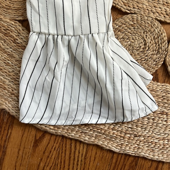 Flutter sleeve striped romper - Picture 3 of 3